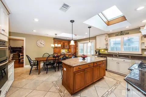 Kitchen - 5 Wells Pl, Middlesex, NJ 08846 photo 1 of 4