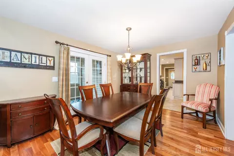 Dining - 5 Wells Pl, Middlesex, NJ 08846 photo 3 of 3
