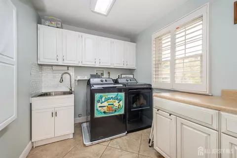 Other - 5 Wells Pl, Middlesex, NJ 08846 photo 2 of 9