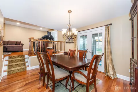 Dining - 5 Wells Pl, Middlesex, NJ 08846 photo 2 of 3