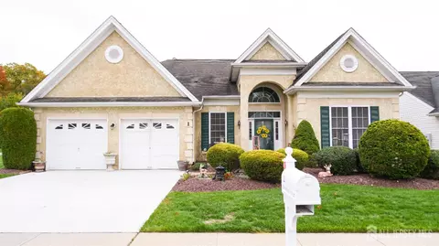 1 Belmont Ct, Freehold, NJ 07728