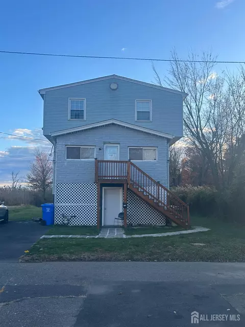 140 S Robert St, Sewaren, NJ 07077