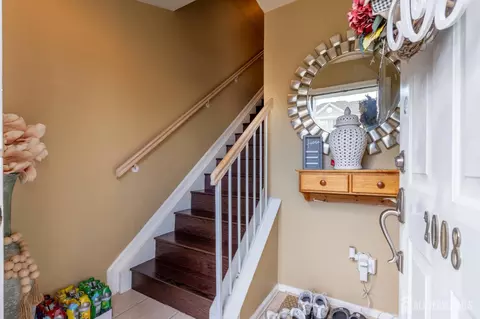 Entry Way - 2008 Ridgeview Ct, Parlin, NJ 08859 photo 1 of 2