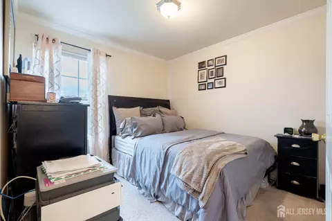 Bedroom - 2008 Ridgeview Ct, Parlin, NJ 08859 photo 3 of 4