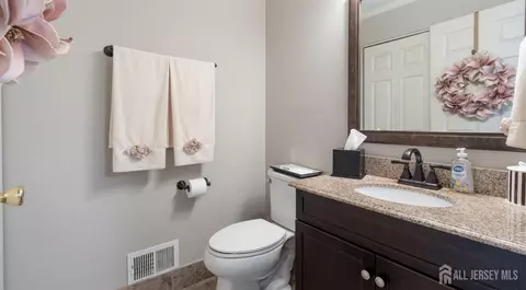 Bath - 2008 Ridgeview Ct, Parlin, NJ 08859 photo 1 of 4