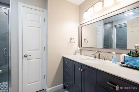 Bath - 2008 Ridgeview Ct, Parlin, NJ 08859 photo 4 of 4