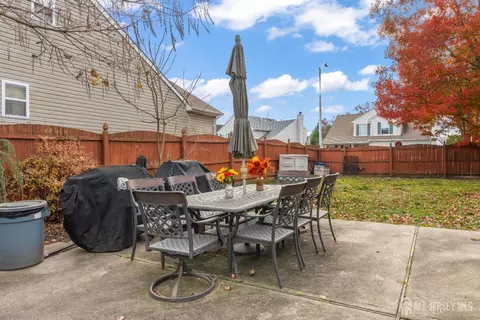 Exterior - 5 Sutton Pl, Helmetta, NJ 08828 photo 7 of 10
