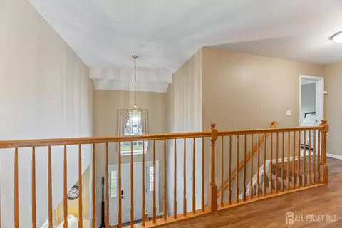 Entry Way - 5 Sutton Pl, Helmetta, NJ 08828 photo 4 of 5