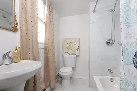 Bath - 92 Main St, Helmetta, NJ 08828 photo 4 of 4