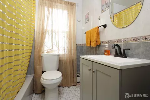 Bath - 92 Main St, Helmetta, NJ 08828 photo 2 of 4