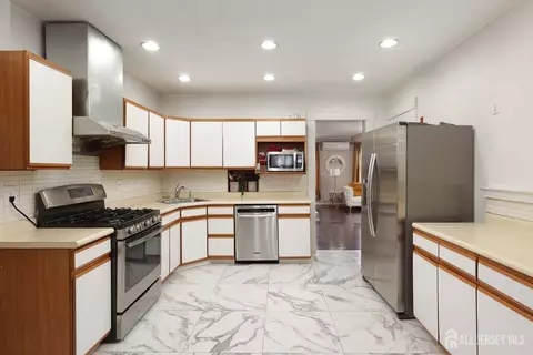 Kitchen - 92 Main St, Helmetta, NJ 08828 photo 2 of 2
