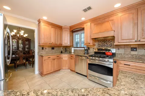 12 Diamond Ln, Howell, NJ 07731 photo 9