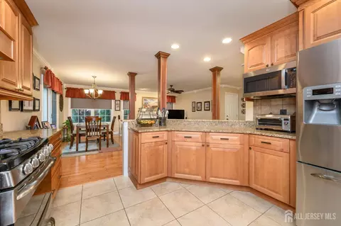 12 Diamond Ln, Howell, NJ 07731 photo 11