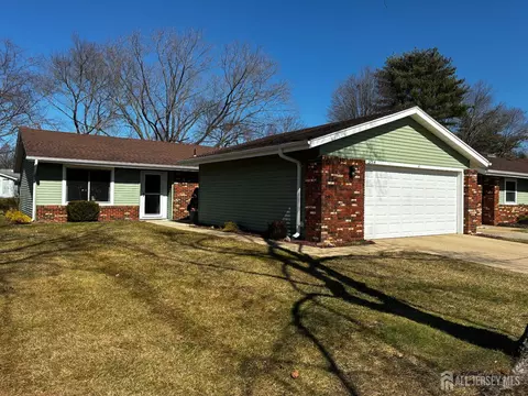 275 Convent Rd #275A, Monroe, NJ 08831