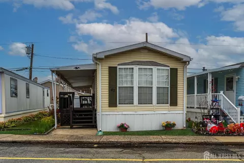 42 Helen Ave, Avenel, NJ 07001