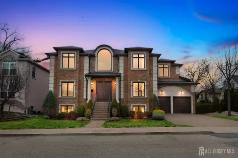 1355 NE Abbott Blvd, Fort Lee, NJ 07024