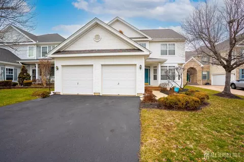 6 Barlow Ct, Plainsboro, NJ 08536