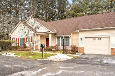 4 Douglas Fir Ct, Princeton, NJ 08540