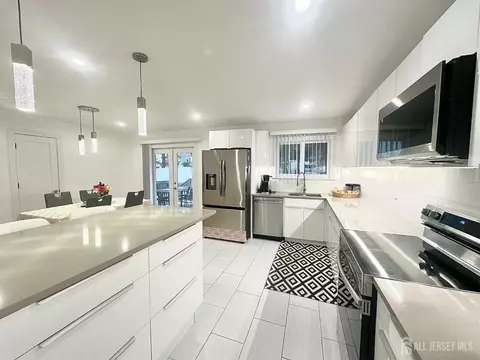 95 Athens Ave, South Amboy, NJ 08879