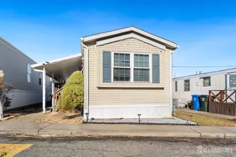 38 Helen Ave, Avenel, NJ 07001