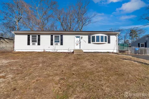 135 Hanover Blvd, Pemberton, NJ 08068