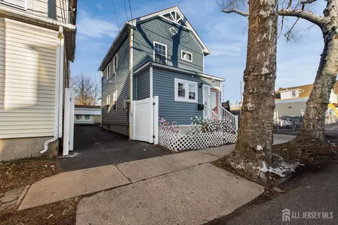 425 East Ave, Perth Amboy, NJ 08861
