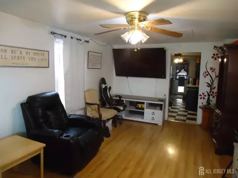 720 Mary St, Perth Amboy, NJ 08861