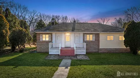 321 Manalapan Rd, Spotswood, NJ 08884
