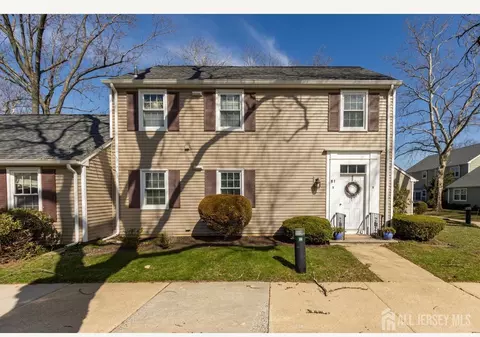 81 Dorset Ln #B, Monroe, NJ 08831