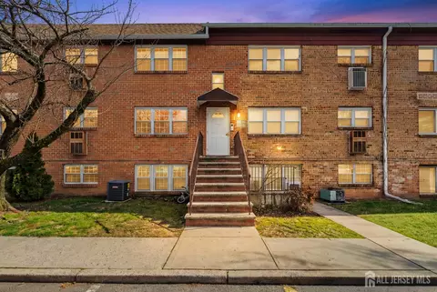 450 College Dr, Edison, NJ 08817
