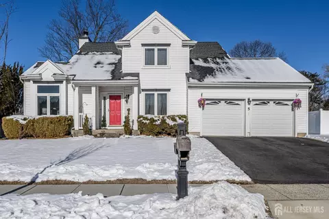 5 Cherrywood Dr, Piscataway, NJ 08854