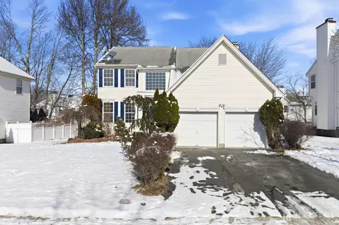16 Rolling Brook Dr, Edison, NJ 08820 photo 1