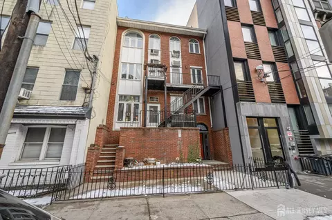 117 Clinton St #1F, Hoboken, NJ 07030