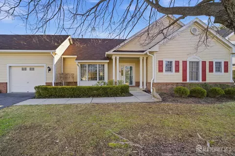 47 Hedge Row Rd, Princeton, NJ 08540