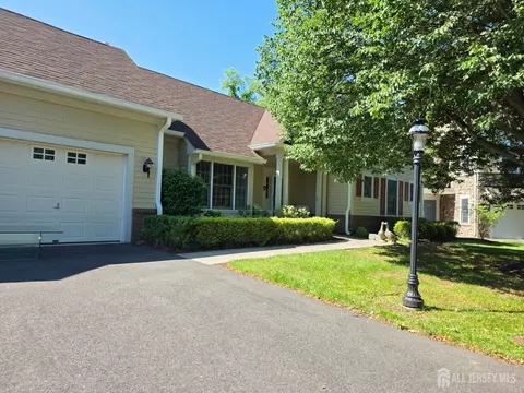 47 Hedge Row Rd, Princeton, NJ 08540