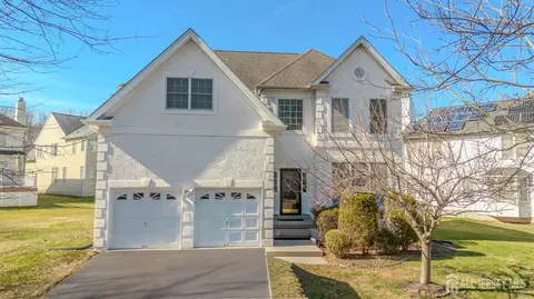 62 Greylynne Dr, Princeton, NJ 08540