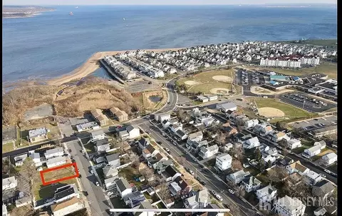 110 Henry St, South Amboy, NJ 08879
