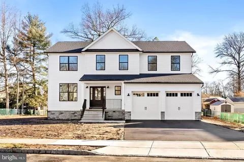 250 Mcadoo Ave, Hamilton, NJ 08619