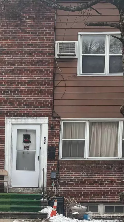 37 Bruce Park Dr, Trenton, NJ 08618