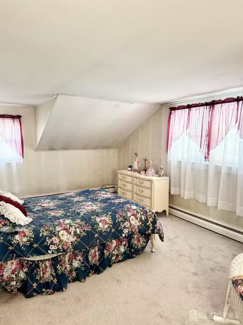Bedroom - 107 Zoar Pl, Middlesex, NJ 08846 photo 2 of 6