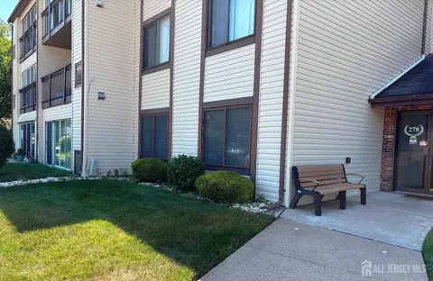 278 Crosse Dr #1C, Monroe, NJ 08831