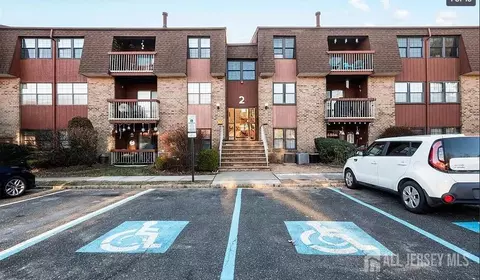 23 Powderhorn Ct # -C, Woodbridge, NJ 07095