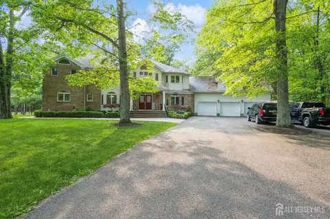5 Ramapo Ct, Colts Neck, NJ 07722