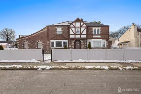 80 Glenwood Ave, Elmwood Park, NJ 07407