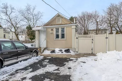 131 Stokes Ave, Ewing, NJ 08638