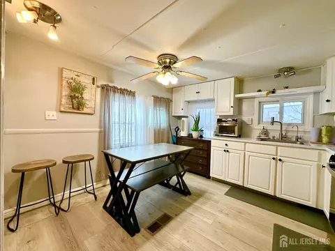 26 Dalbert St, Carteret, NJ 07008