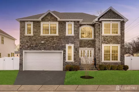 2 Maddie Ct, Colonia, NJ 07067