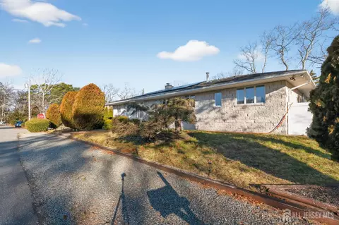 1326 Leguene Ave, Lacey, NJ 08731