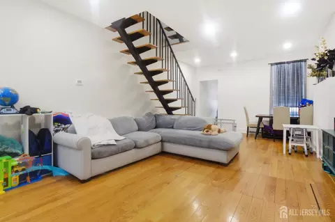 245 Clay St, Trenton, NJ 08611