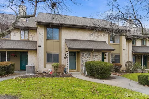 60 Hampshire Dr, Plainsboro, NJ 08536